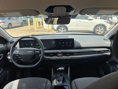 Used 2025 Kia K4 FWD image 32