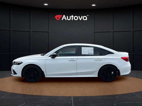 Used 2023 Honda Civic Sport image 2