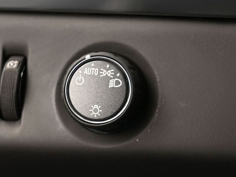 Used 2020 Chevrolet Suburban LT image 33