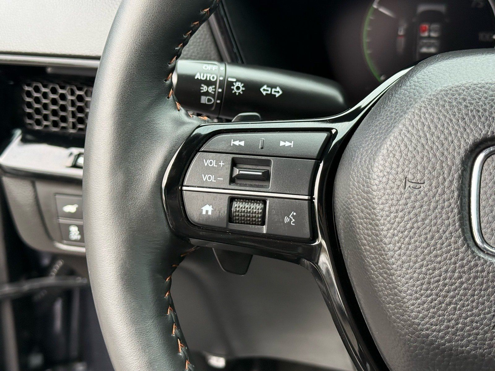 Used 2025 Honda CR-V Sport Touring image 17