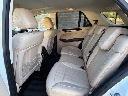 Used 2019 Mercedes-Benz GLE 400 4MATIC w/ Premium 1 Package image 35