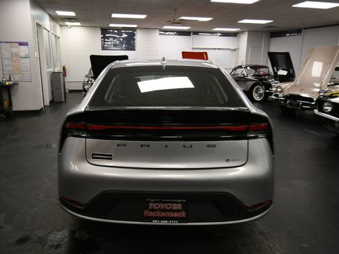 Certified 2024 Toyota Prius LE image 6