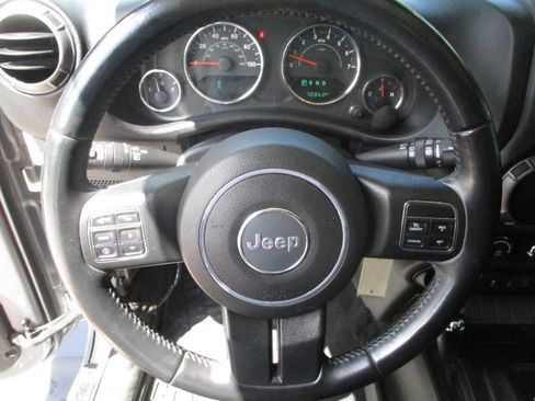 Used 2018 Jeep Wrangler Unlimited Sport S AWD/4WD image 15