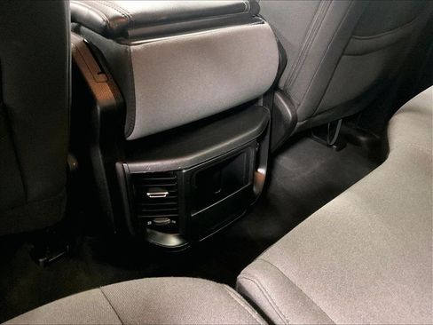 Used 2020 RAM 1500 Big Horn AWD/4WD image 27