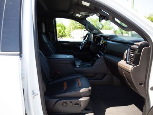Used 2025 GMC Sierra 2500 AT4 AWD/4WD image 24
