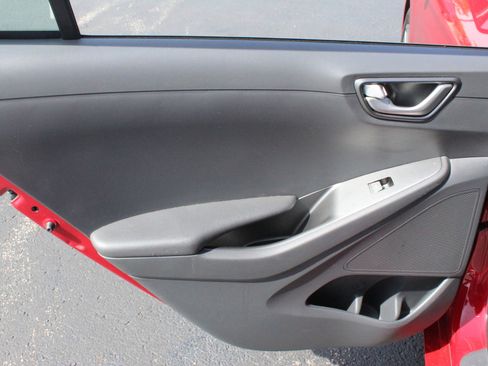 Used 2022 Hyundai Ioniq SE FWD image 25