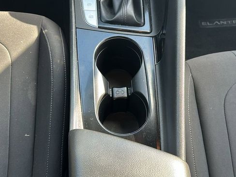 Used 2023 Hyundai Elantra SEL w/ Convenience Package image 28