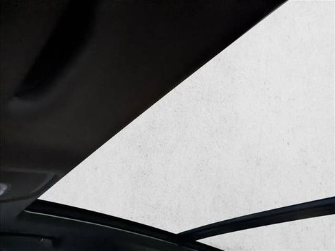 Used 2023 Bentley Bentayga image 16