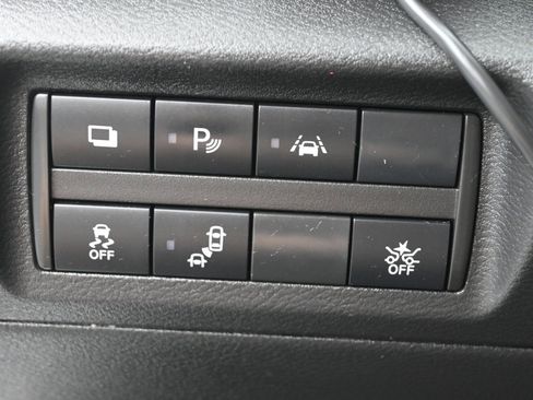 Used 2022 Nissan Kicks S FWD image 12