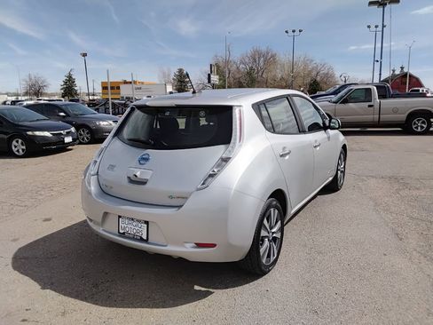 Used 2013 Nissan Leaf SL w/ Premium Pkg image 5