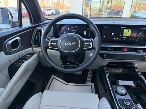 Used 2025 Kia Sorento SX Prestige image 28