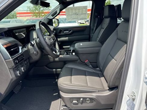 New 2026 GMC Yukon XL Denali w/ Denali Reserve Package AWD/4WD image 13