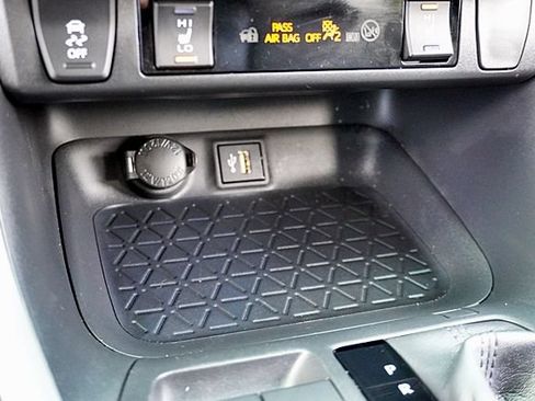 Used 2024 Toyota RAV4 XSE w/ Weather Package AWD/4WD image 31