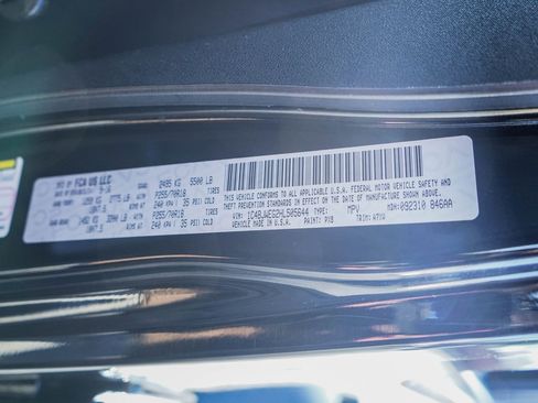 Used 2017 Jeep Wrangler Unlimited Sahara w/ Connectivity Group image 40