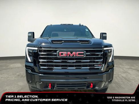 Used 2025 GMC Sierra 2500 AT4 w/ AT4 Premium Plus Package AWD/4WD image 12