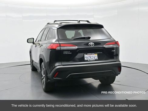 Used 2023 Toyota Corolla Cross XLE w/ Convenience Package image 8