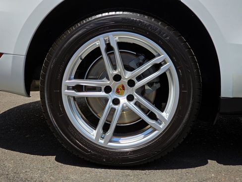 Used 2019 Porsche Macan S AWD/4WD image 42
