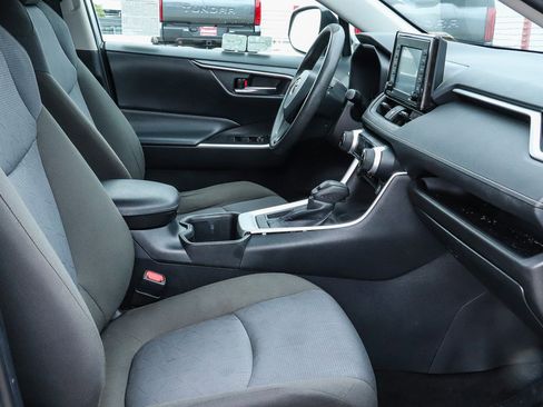 Certified 2022 Toyota RAV4 XLE w/ Convenience Package FWD image 17