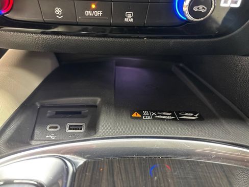 Used 2023 Buick Enclave Essence AWD/4WD image 24