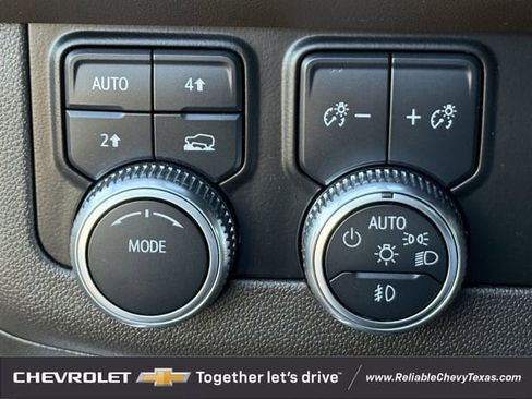 Used 2022 GMC Yukon SLT w/ SLT Premium Package image 28