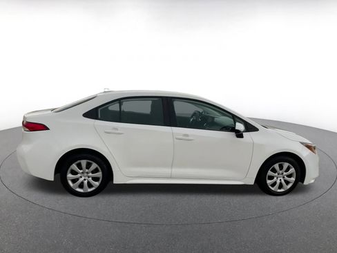 Used 2025 Toyota Corolla LE image 16