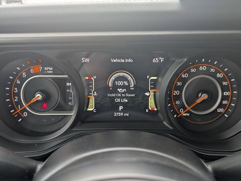 Used 2025 Jeep Wrangler Unlimited Rubicon w/ Safety Group image 25