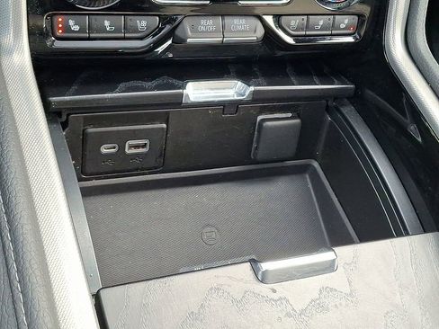 Used 2022 GMC Yukon Denali image 27