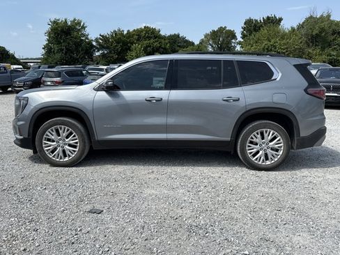 Used 2024 GMC Acadia Elevation w/ Luxury Package AWD/4WD image 3