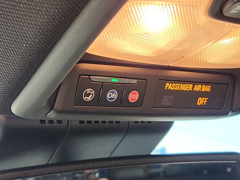 Used 2024 GMC Canyon AT4 w/ Technology Package image 19