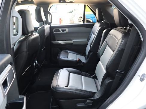 Used 2023 Ford Explorer XLT w/ Equipment Group 202A AWD/4WD image 27
