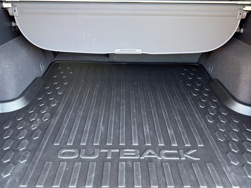 Used 2025 Subaru Outback Premium AWD/4WD image 14