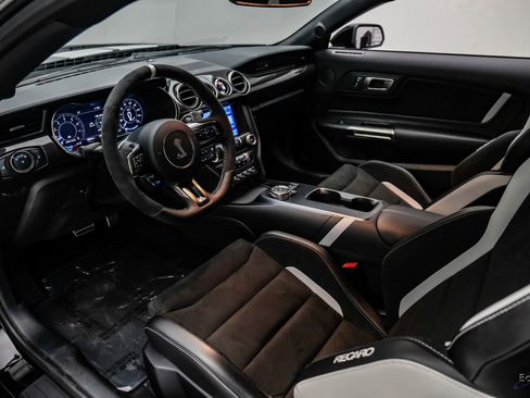 Used 2021 Ford Mustang Shelby GT500 w/ Carbon Fiber Track Pack image 2