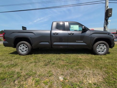Used 2026 Toyota Tundra SR5 w/ SR5 Convenience Package AWD/4WD image 8