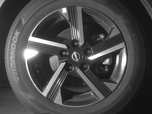 Used 2025 Nissan Sentra SV image 13