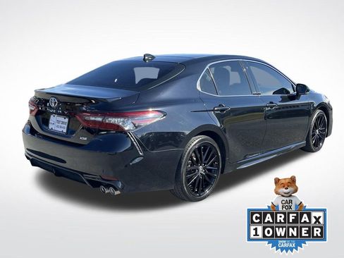 Used 2022 Toyota Camry XSE image 3