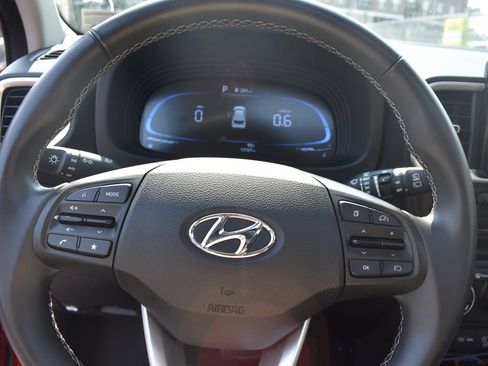 Used 2026 Hyundai Venue SEL FWD image 15