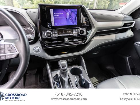 Used 2023 Toyota Highlander XLE AWD/4WD image 39