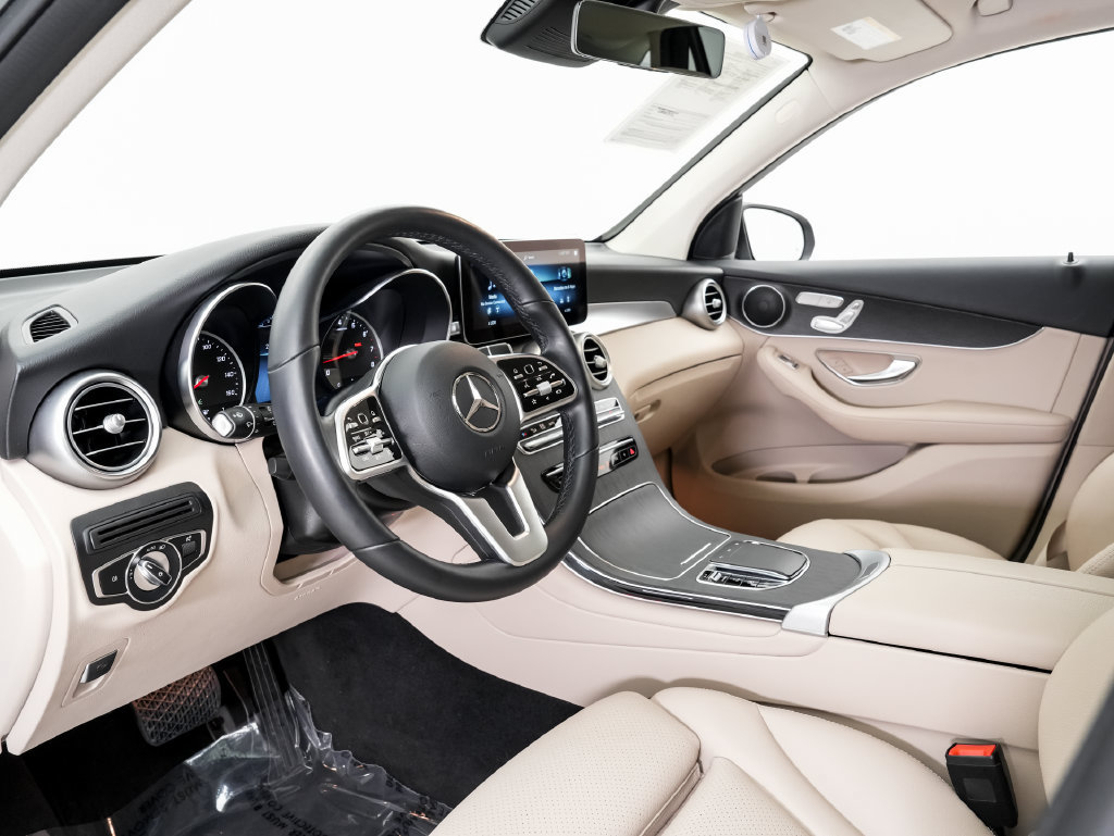 Used 2022 Mercedes-Benz GLC 300 4MATIC image 4