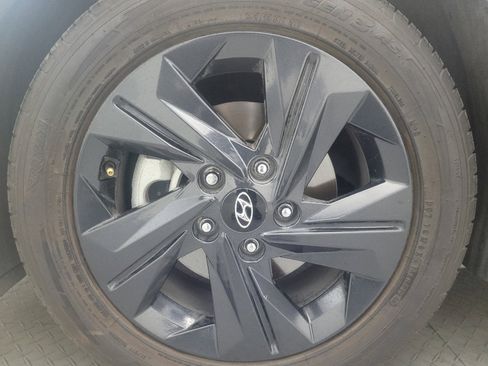 Used 2022 Hyundai Elantra Blue FWD image 31
