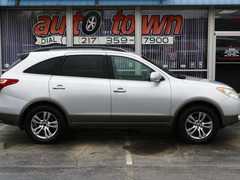 Used 2012 Hyundai Veracruz Limited w/ Entertainment Pkg FWD image 9