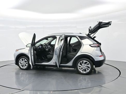 Used 2022 Chevrolet Bolt EUV LT image 42