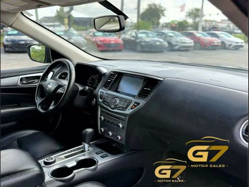 Used 2019 Nissan Pathfinder SL AWD/4WD image 11