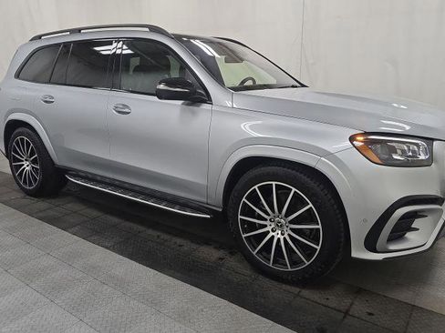 Used 2025 Mercedes-Benz GLS 580 4MATIC image 6