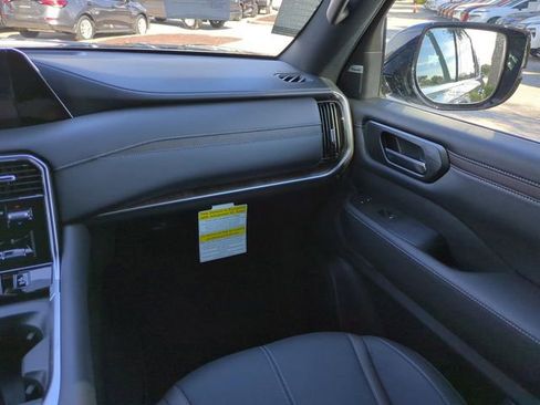 New 2026 Nissan Armada SL image 15