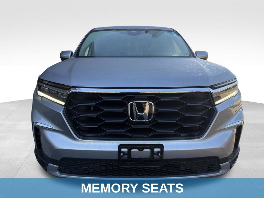 Used 2025 Honda Pilot EX-L image 18