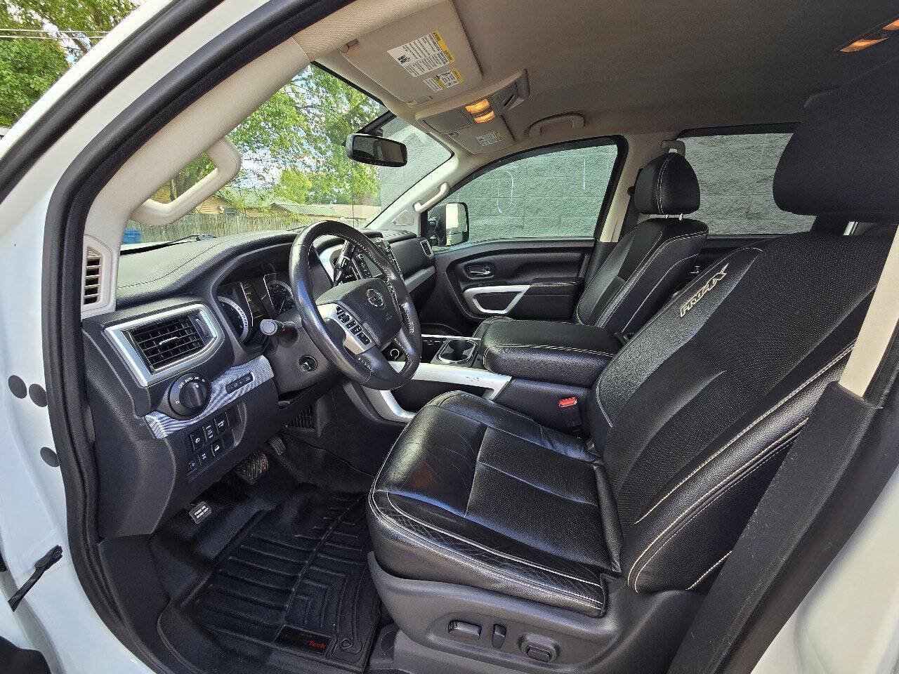Used 2017 Nissan Titan PRO-4X w/ Pro-4x Convenience Package AWD/4WD image 11