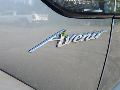 Used 2023 Buick Envision Avenir AWD/4WD image 8
