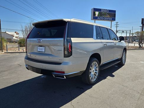 Used 2024 Cadillac Escalade ESV Premium Luxury image 4