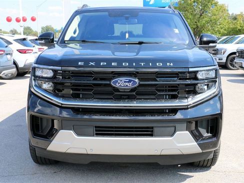 New 2025 Ford Expedition Platinum w/ Driver's Package image 3