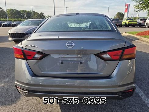 Used 2025 Nissan Altima 2.5 SV FWD image 4